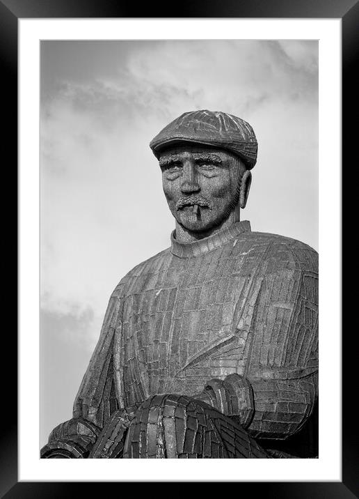 Fishermens Memorial, North Shields Framed Mounted Print by Rob Cole