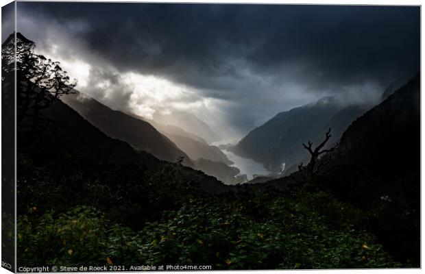 Cloudy Dawn At Doubtful Sound Canvas Print by Steve de Roeck
