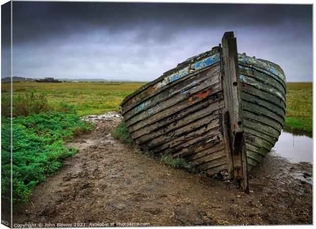 Abandoned boat in Blakeney Marshes, Norfolk Canvas Print by johnseanphotography 