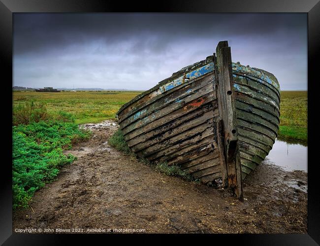 Abandoned boat in Blakeney Marshes, Norfolk Framed Print by johnseanphotography 