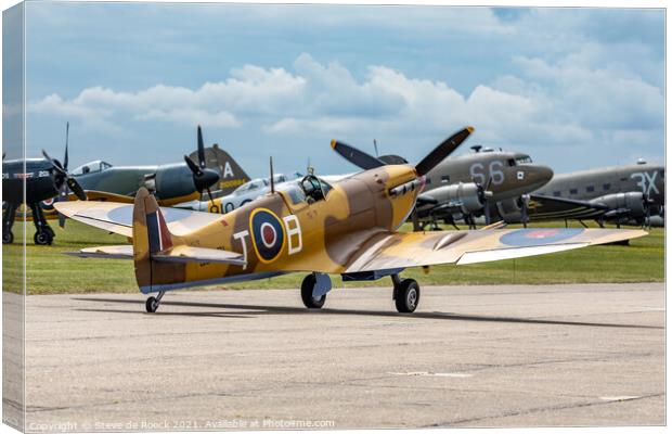 Spitfire Taxxies By Warbirds Canvas Print by Steve de Roeck