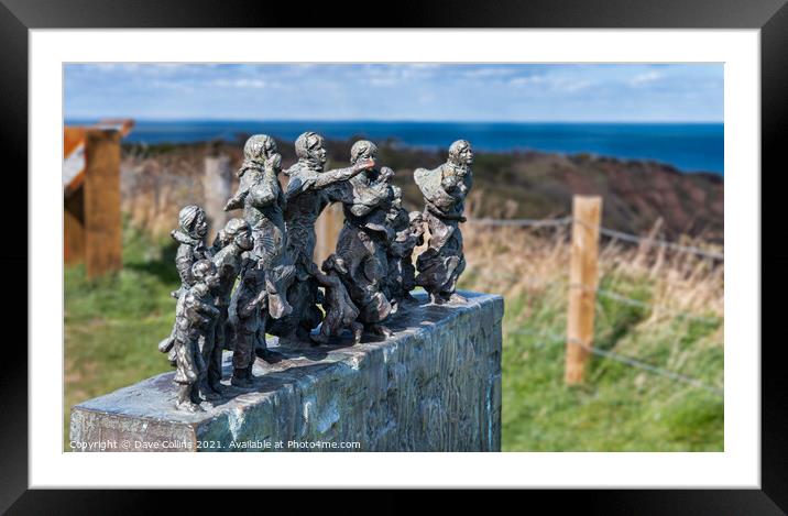 Fisher Wives Statues commemorating loss of 189 fisherman during the great storm of 1881 Framed Mounted Print by Dave Collins