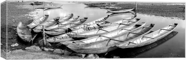 Vietnam Boats Black and white Canvas Print by Sonny Ryse