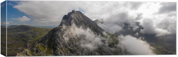 Tryfan Mountain Snowdonia national park wales Canvas Print by Sonny Ryse