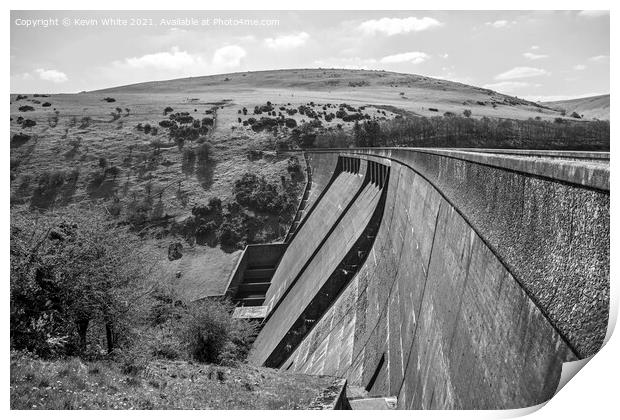 Meldon reservoir dam in monochrome Print by Kevin White