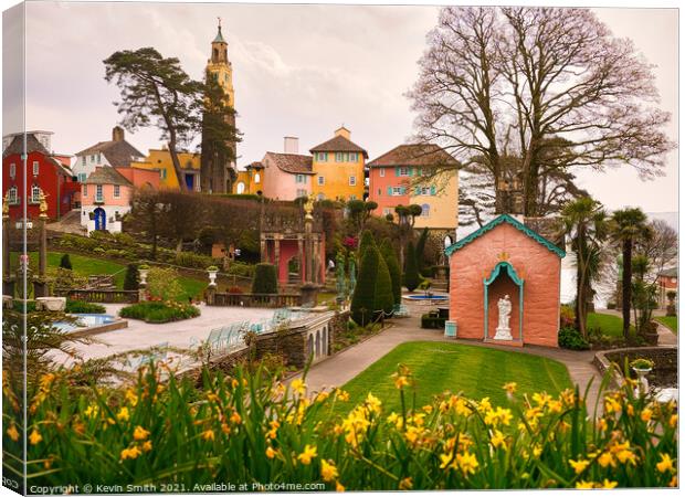 portmeirion gardens architecture  Canvas Print by Kevin Smith