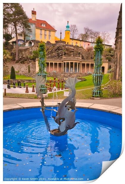 Portmeirion garden fountain Print by Kevin Smith