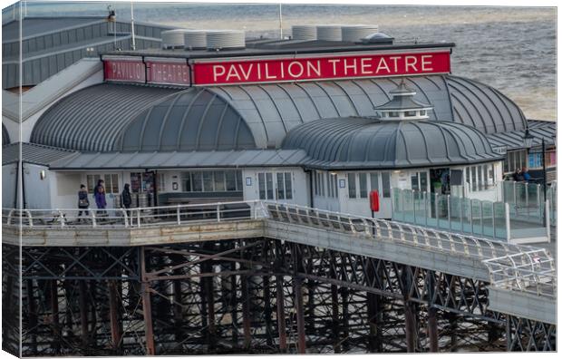 The Pavilion Theatre, Cromer Pier Canvas Print by Chris Yaxley