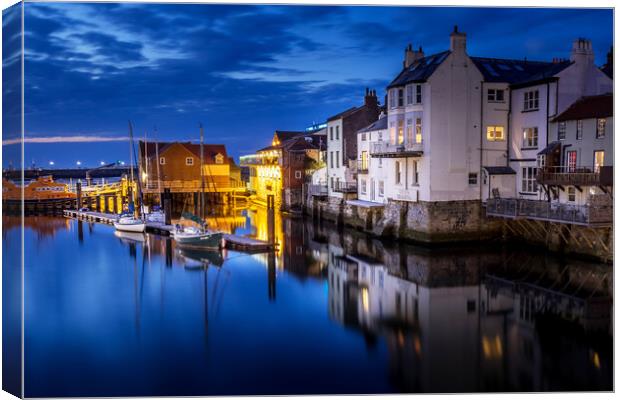 Whitby north Yorkshire Canvas Print by chris smith