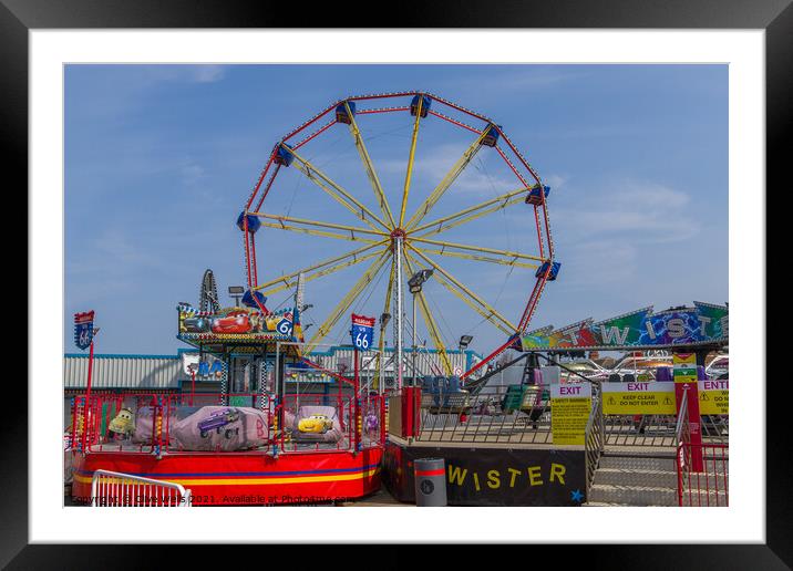 The Big Wheel at the fun fair Framed Mounted Print by Clive Wells