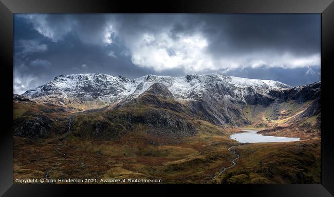 Llyn Idwal and the Glyders winter, Framed Print by John Henderson