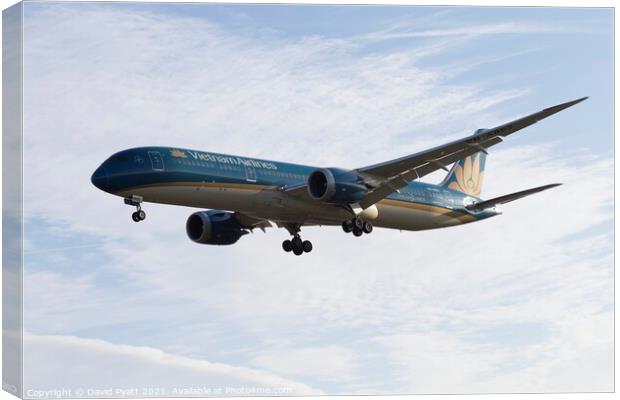  Vietnam Airlines Boeing 787-9                   Canvas Print by David Pyatt