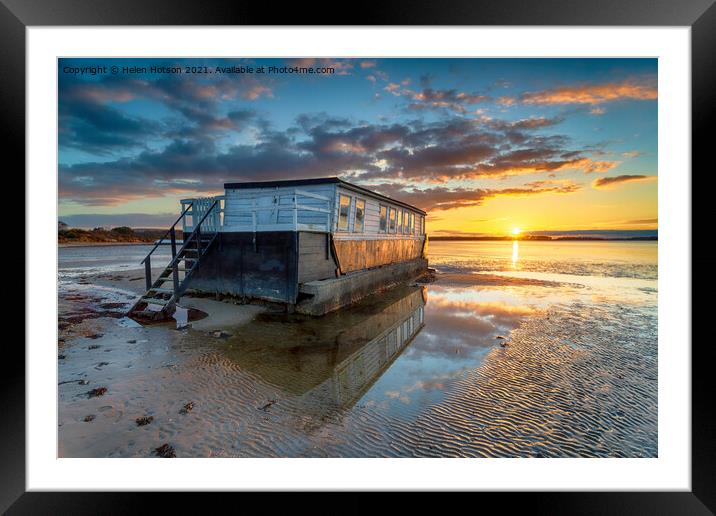 Stunning sunset over an old houseboat moored at Bramble Bush Bay Framed Mounted Print by Helen Hotson