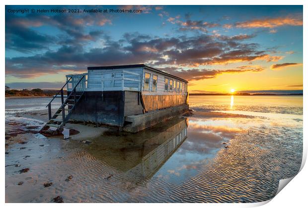 Stunning sunset over an old houseboat moored at Bramble Bush Bay Print by Helen Hotson