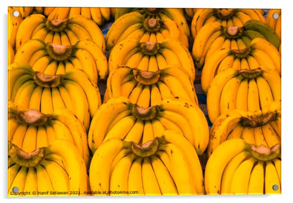 Banana bunches in symmetric order. Acrylic by Hanif Setiawan
