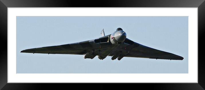 Avro Vulcan B2 XH558 Framed Mounted Print by Allan Durward Photography
