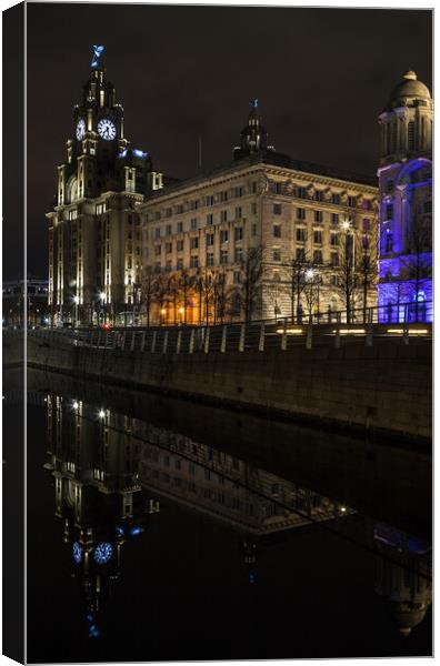 Three Graces reflect in the canal Canvas Print by Jason Wells