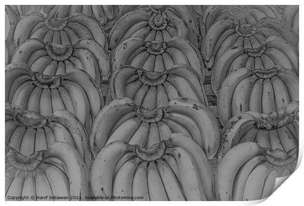 Banana bunches in symmetric order and in grey. Print by Hanif Setiawan