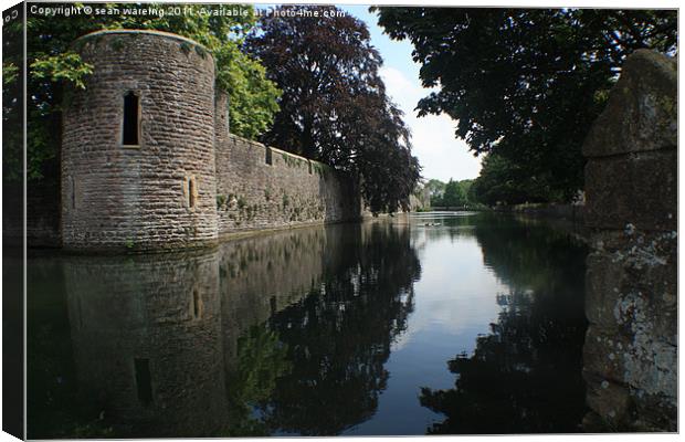 The bishops palace moat Canvas Print by Sean Wareing