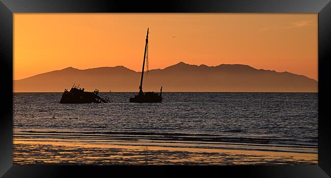 Kaffir shipwreck Ayr at sunset Framed Print by Allan Durward Photography