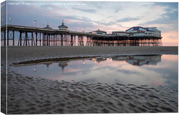 North Pier during a lovely sunset Canvas Print by Gary Kenyon
