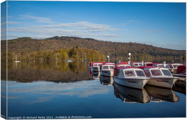 Cruising on the Lake Windemere Canvas Print by Richard Perks