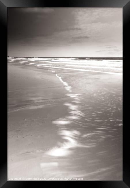 Mablethorpe receeding tide Spring 2021 in monochrome Framed Print by That Foto