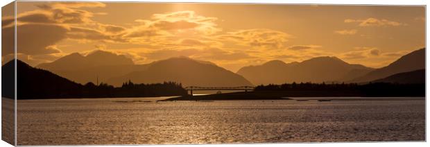 loch leven Canvas Print by chris smith