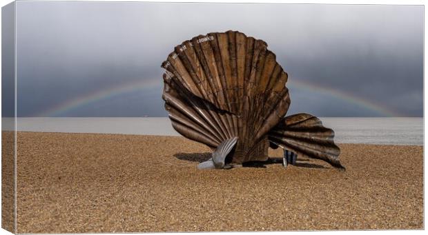 A rainbow and a scallop - Aldeburgh beach Canvas Print by Gary Pearson