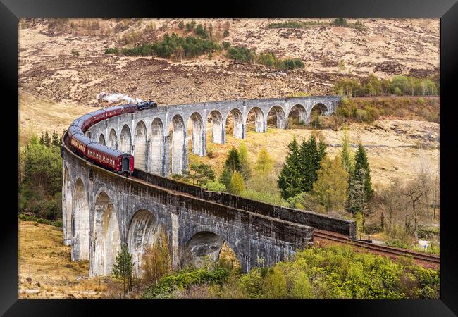 Glenfinnan Viaduct Framed Print by chris smith