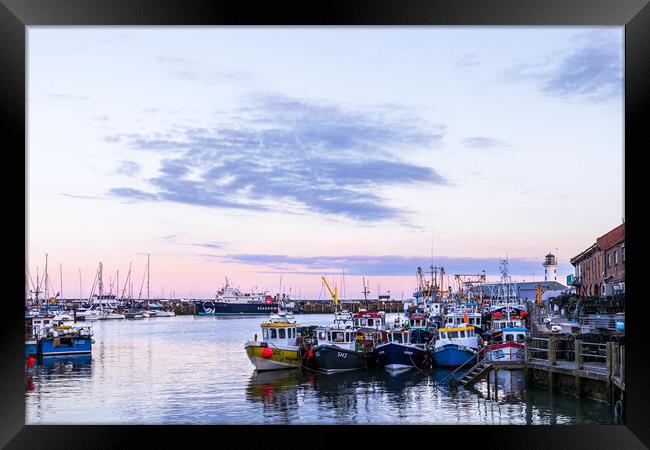 Scarborough harbour Framed Print by chris smith