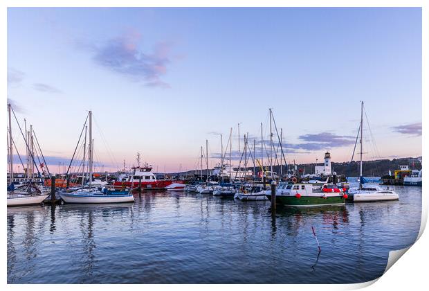 Scarborough harbour Print by chris smith