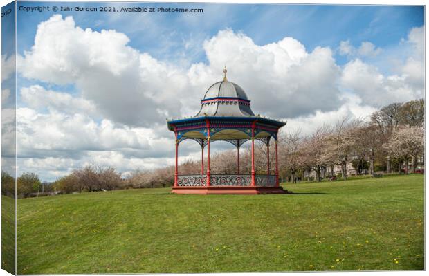 Magdalen Green Bandstand  - Summer Day - Dundee Scotland Canvas Print by Iain Gordon