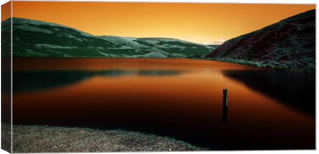 GM0006W - Wessenden Reservoir - Wide Canvas Print by Robin Cunningham