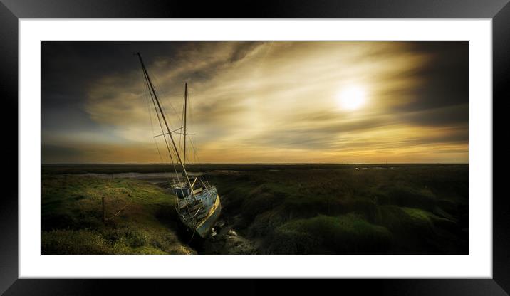 FA0006W - Oops (Lytham St Annes) - Wide Framed Mounted Print by Robin Cunningham