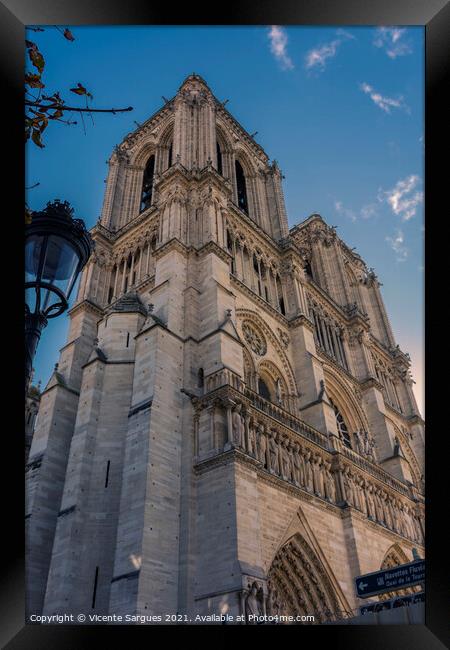 At the foot of Notre Dame Framed Print by Vicente Sargues
