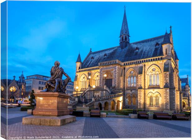 McManus Art Gallery and Museum in Dundee Canvas Print by Mark Sunderland