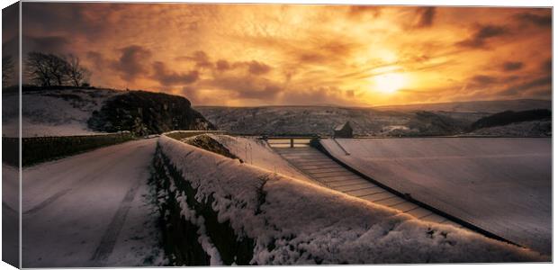 GM0014W - A Frozen Butterley Reservoir - Wide Canvas Print by Robin Cunningham