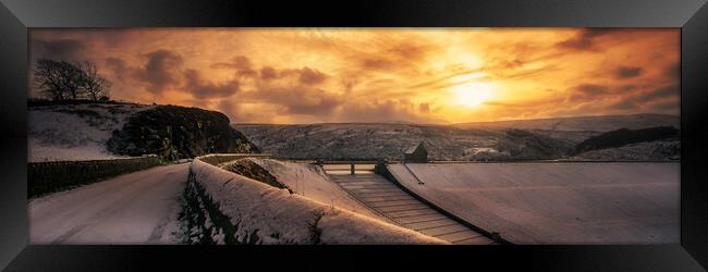 GM0014P - A Frozen Butterley Reservoir - Panorama Framed Print by Robin Cunningham