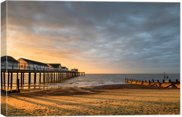 Southwold beach at sunrise Canvas Print by Robbie Spencer