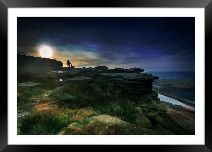 GM0012S - Homeward Bound - Standard Framed Mounted Print by Robin Cunningham