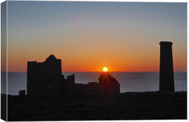 Sunset over ruins with sea at Wheal Coates, Cornwall Canvas Print by mark humpage