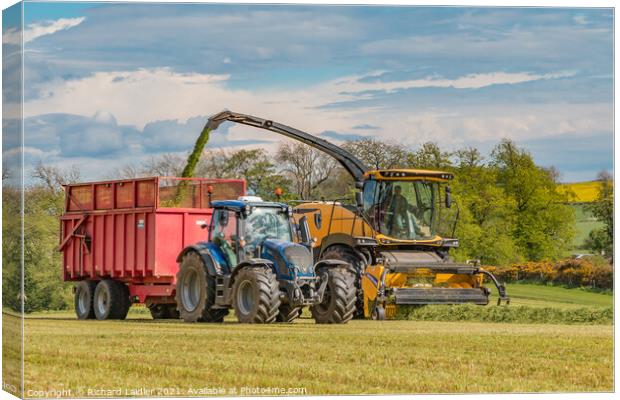 Silage Making at Foxberry (4) Canvas Print by Richard Laidler