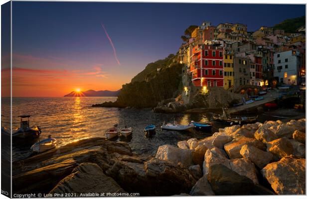 Riomaggiore in Cinque Terre at sunset, in Italy Canvas Print by Luis Pina