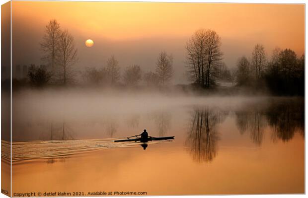Early morning paddle Canvas Print by detlef klahm