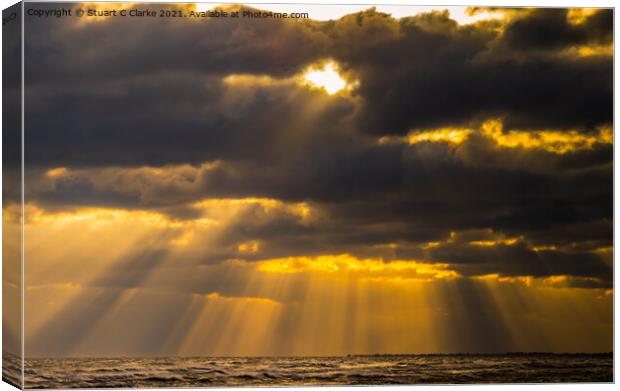 Rays of sunshine Canvas Print by Stuart C Clarke