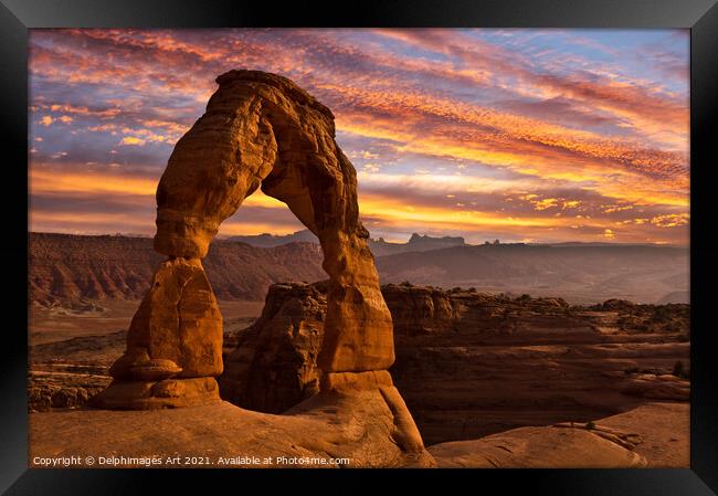 Arches National Park. Delicate arch at sunset Framed Print by Delphimages Art