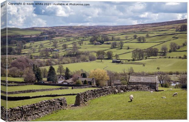Hill view of Reeth Yorkshire Dales Canvas Print by Kevin White