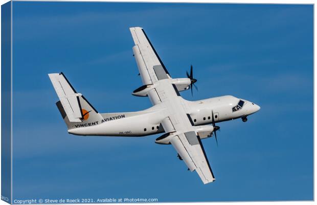 de Havilland Canada Dash 8 Canvas Print by Steve de Roeck