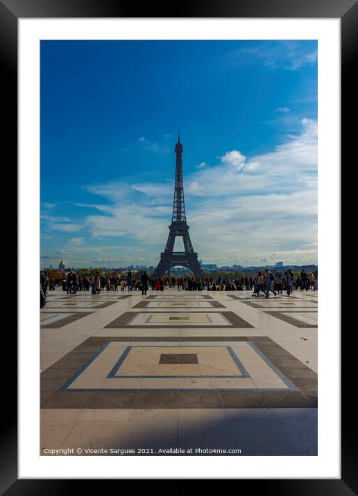 The Chaillot esplanade and Eiffel tower Framed Mounted Print by Vicente Sargues